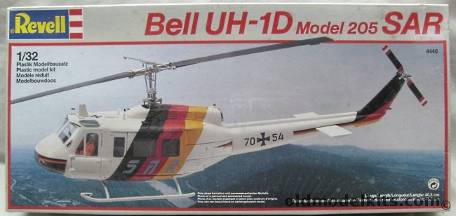 Revell 1/32 Bell Huey UH-1D Model 205 SAR Luftwaffe, 4440 plastic model kit